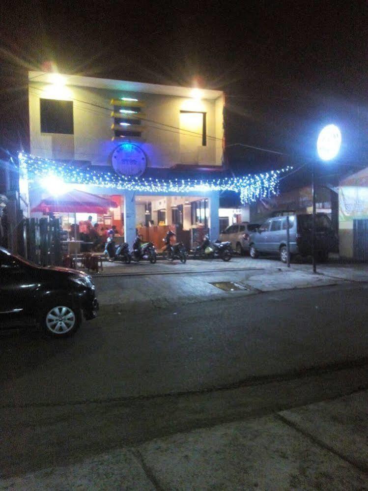 Budi House & Food Station Μπαντούνγκ Εξωτερικό φωτογραφία